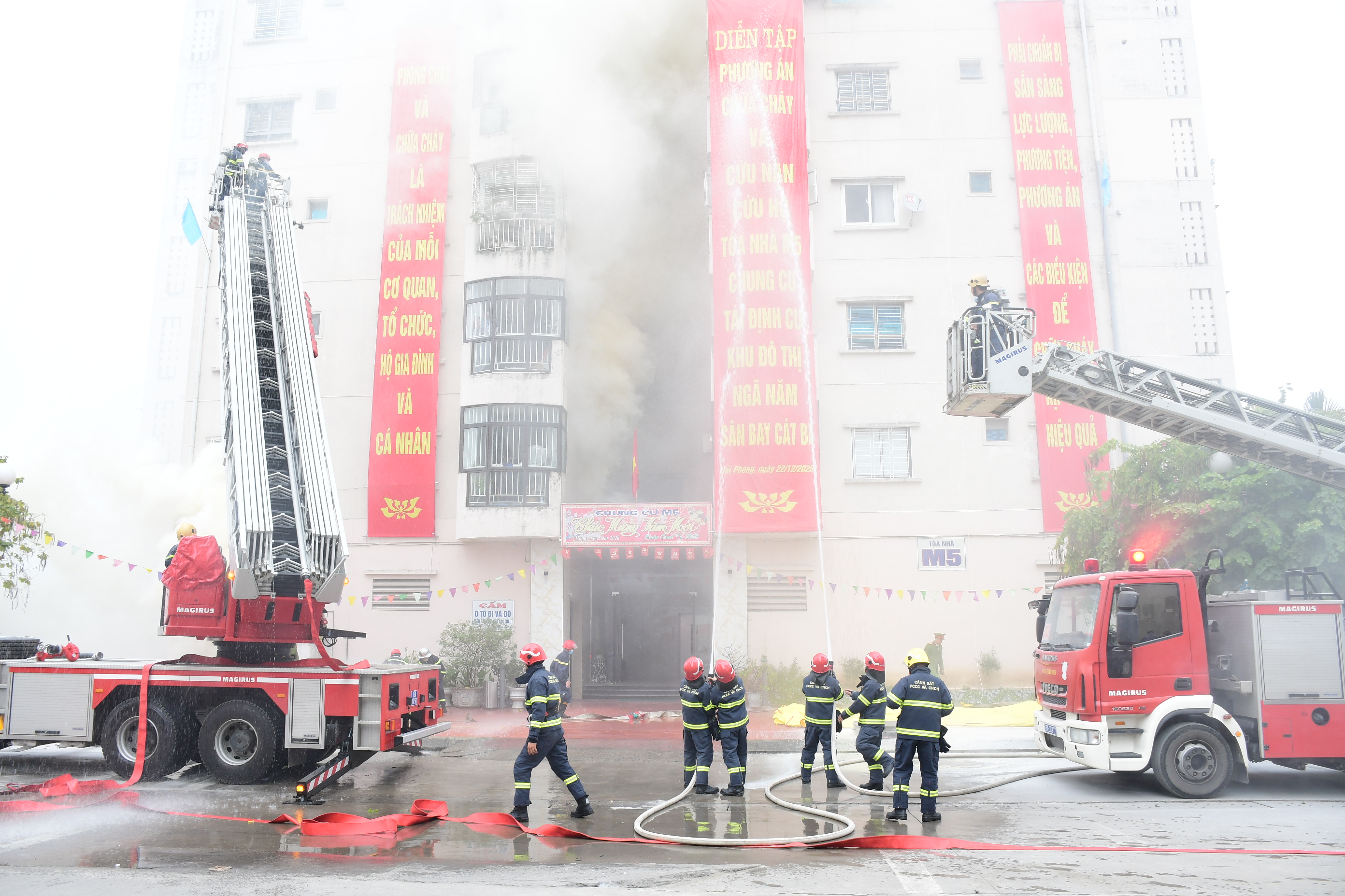 Tổ chức diễn tập PCCC đối với tất cả khu chung cư, nhà tập thể, ký túc xá sinh viên, nhà ở nhiều căn hộ, cơ sở kinh doanh dịch vụ cho thuê trọ có mật độ người ở cao